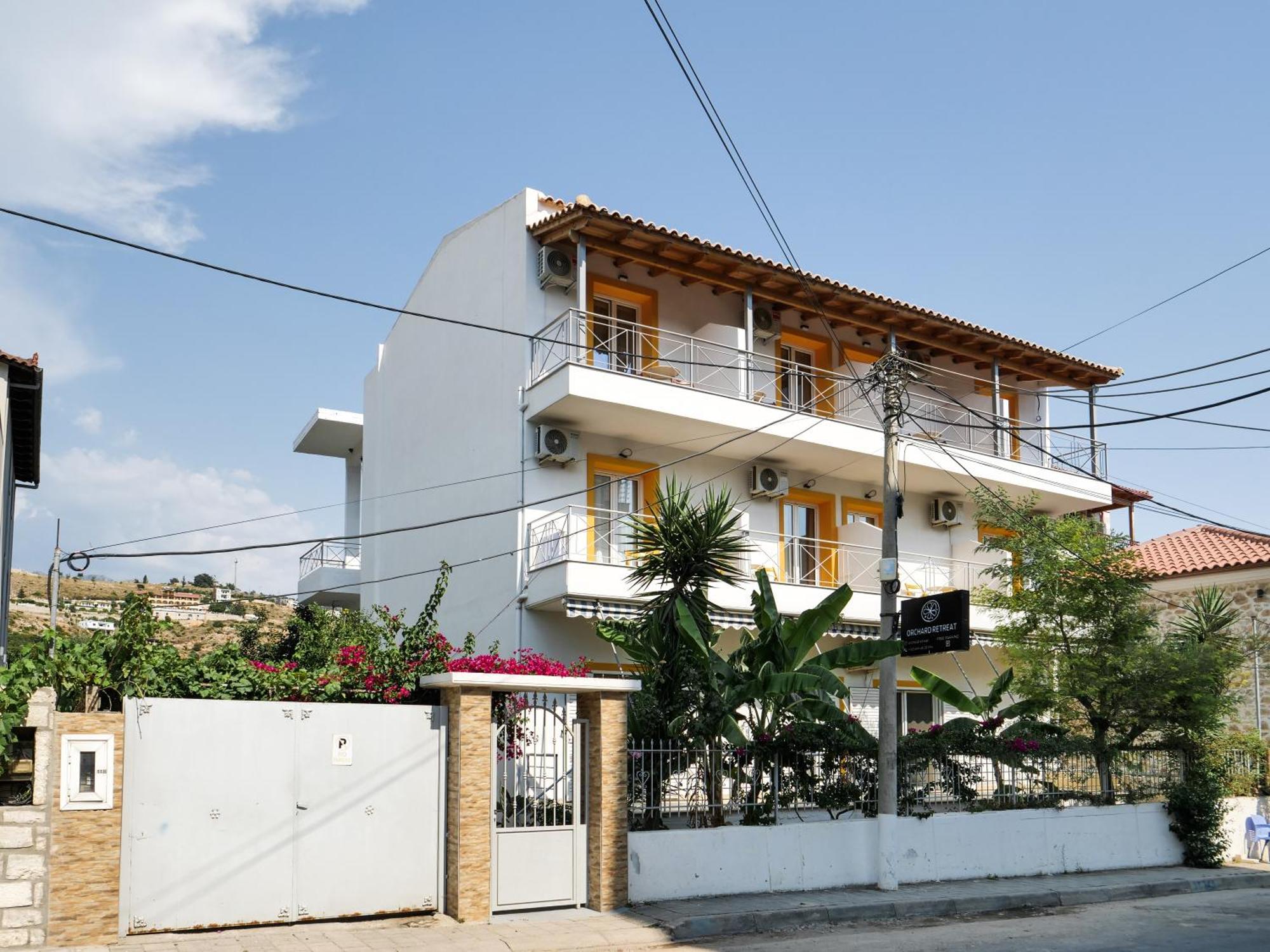 Orchard Retreat Aparthotel Himare Exterior photo