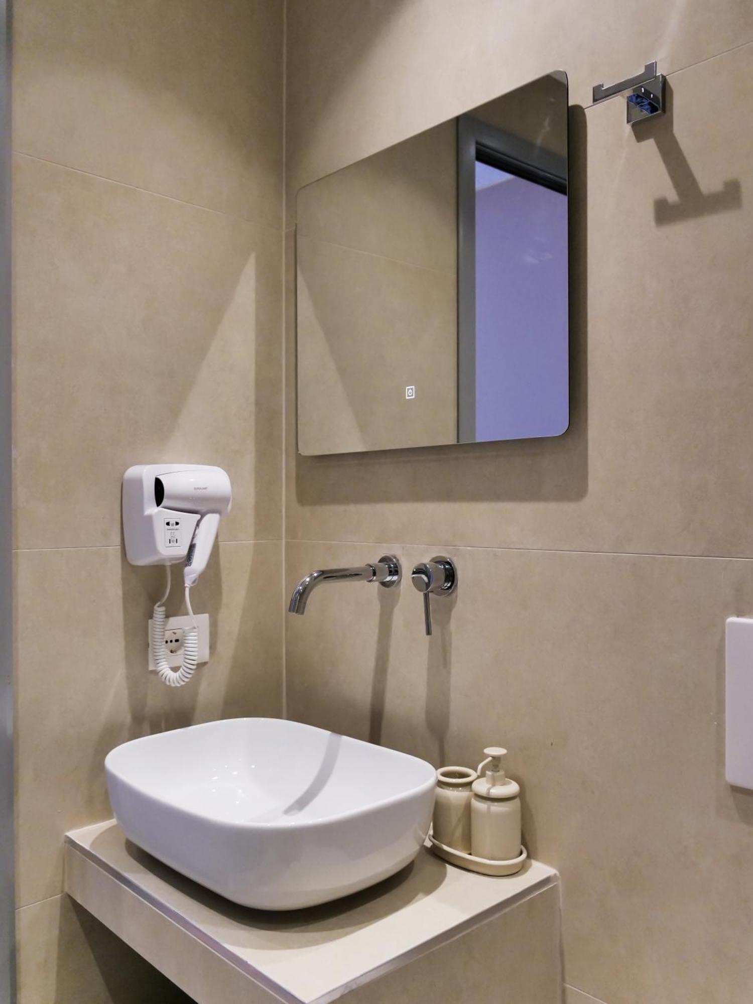 Orchard Retreat Aparthotel Himare Exterior photo
